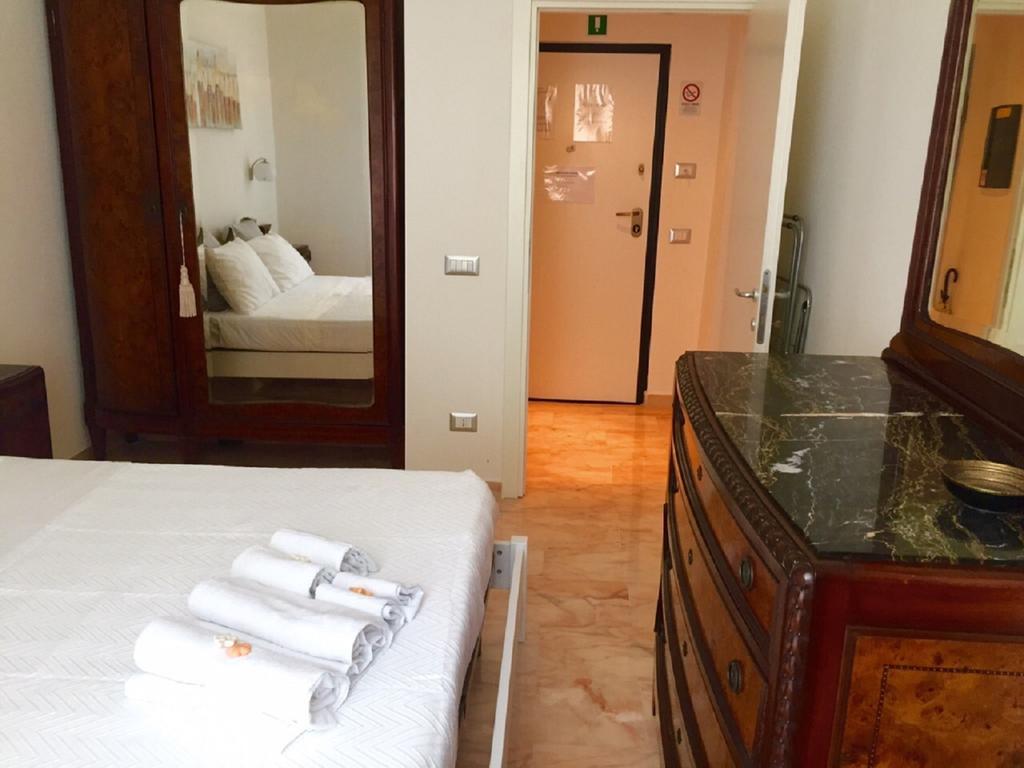 Casa Vacanza Colosseo Roma Quarto foto